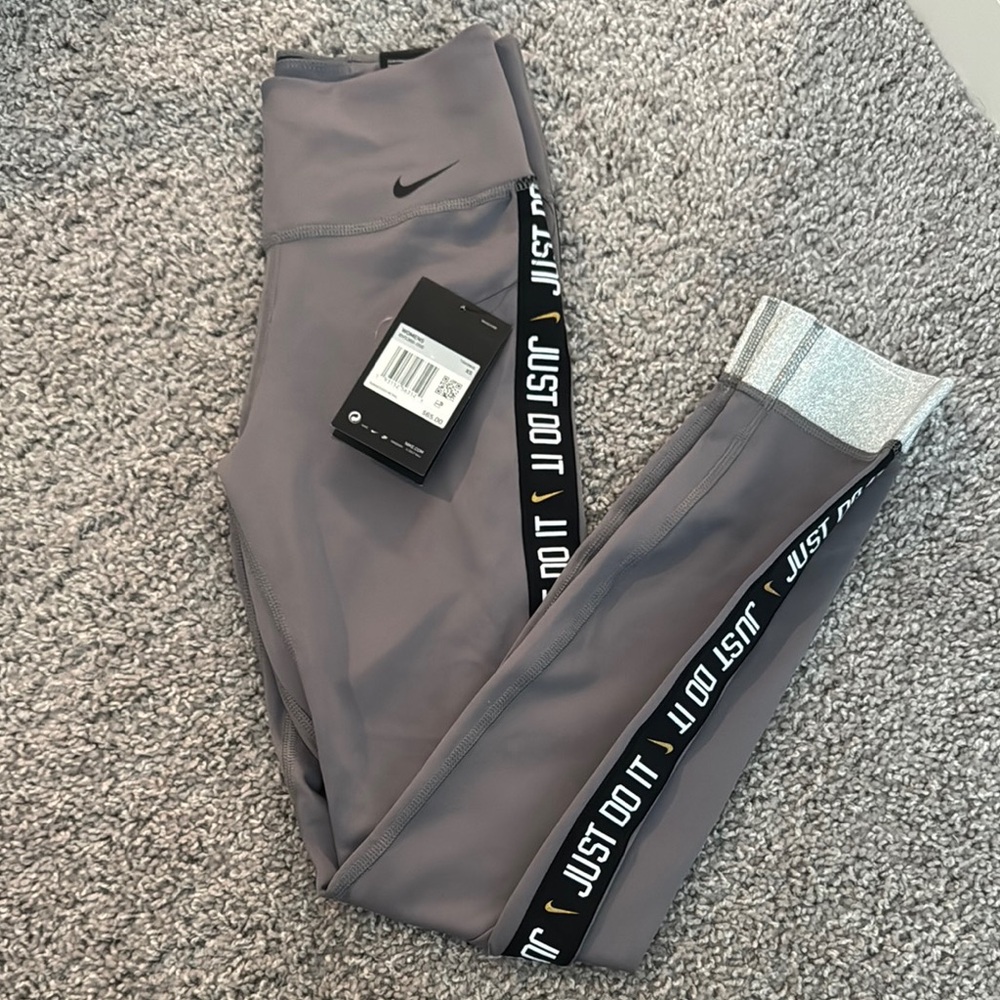 Nike Performance Womens Leggings